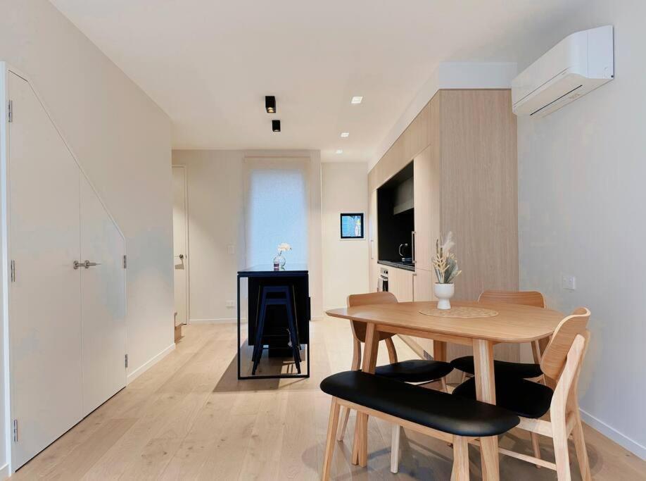 Black-Luxe Living In The Heart Of City Apartment ไครสต์เชิร์ช ภายนอก รูปภาพ