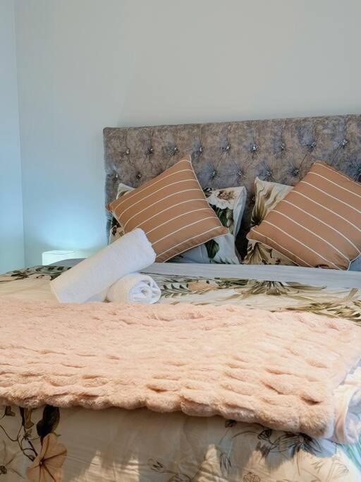Black-Luxe Living In The Heart Of City Apartment ไครสต์เชิร์ช ภายนอก รูปภาพ