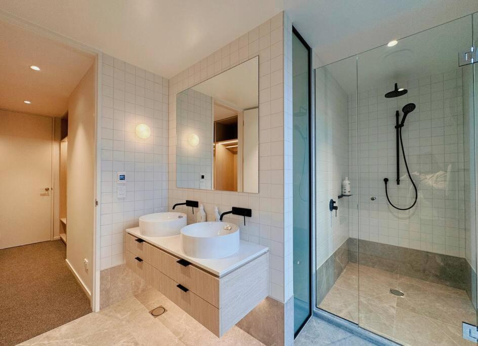 Black-Luxe Living In The Heart Of City Apartment ไครสต์เชิร์ช ภายนอก รูปภาพ